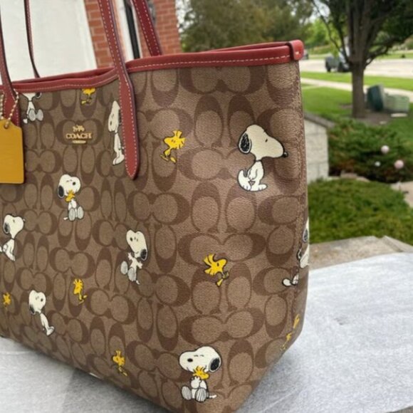 NWT Coach X Peanuts City Tote In With Snoopy Woodstock - Picture 3 of 5